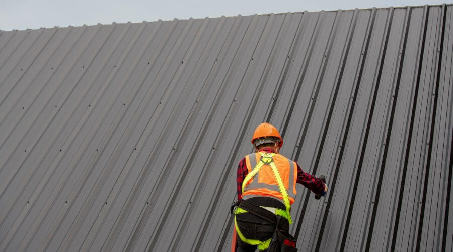 Professional metal roof installation in Thornton, WA